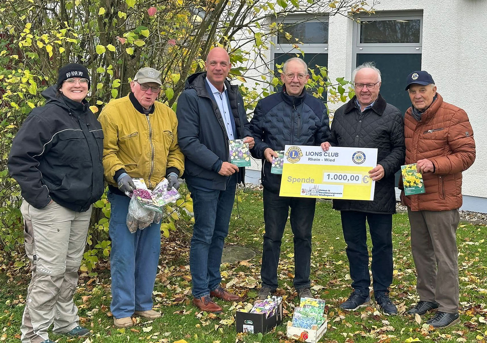 Spendenübergabe an den Heimat- und Verschönerungsverein Windhagen e.V.